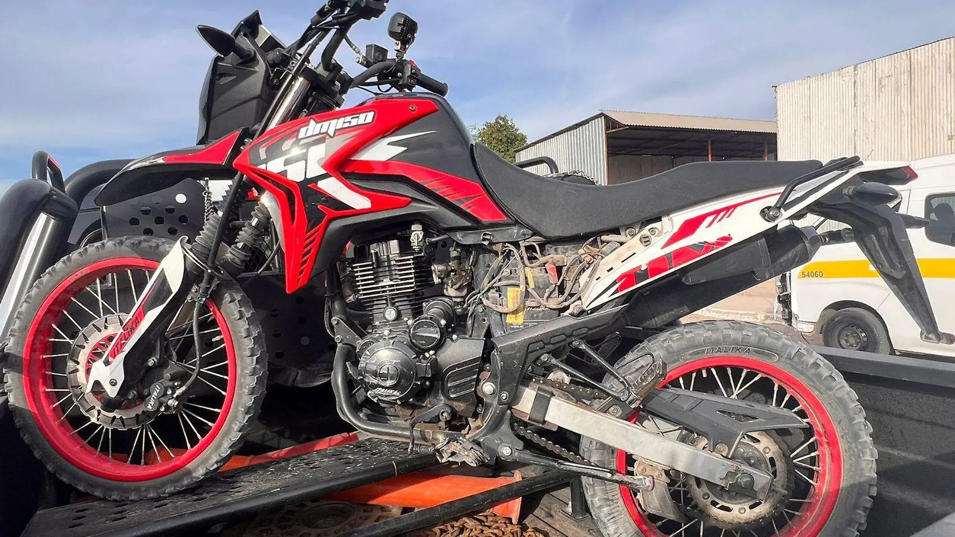 Esta es la motocicleta que fue recuperada en accidentada intercepción a cargo de un empleado de conocida tienda departamental